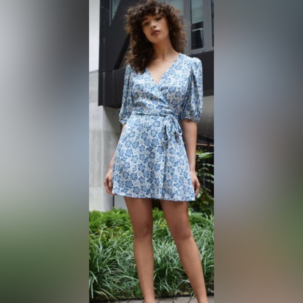 Reformation Blue Floral Wrap Mini Dress Puff Sleeve V-Neckline Tie Waist Sz S